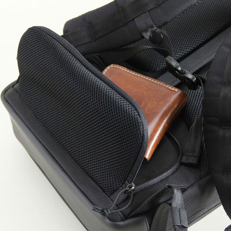 エンドー鞄/ネオプロ レッドポイント リュック【2-123】|背負ったときに身体側にくる背面ファスナーポケットは、防犯性が高く、財布などの貴重品の収納に最適です エンドー鞄/ネオプロ レッドポイント(REDPOINT) リュック【2-123】(背面ファスナーポケット)